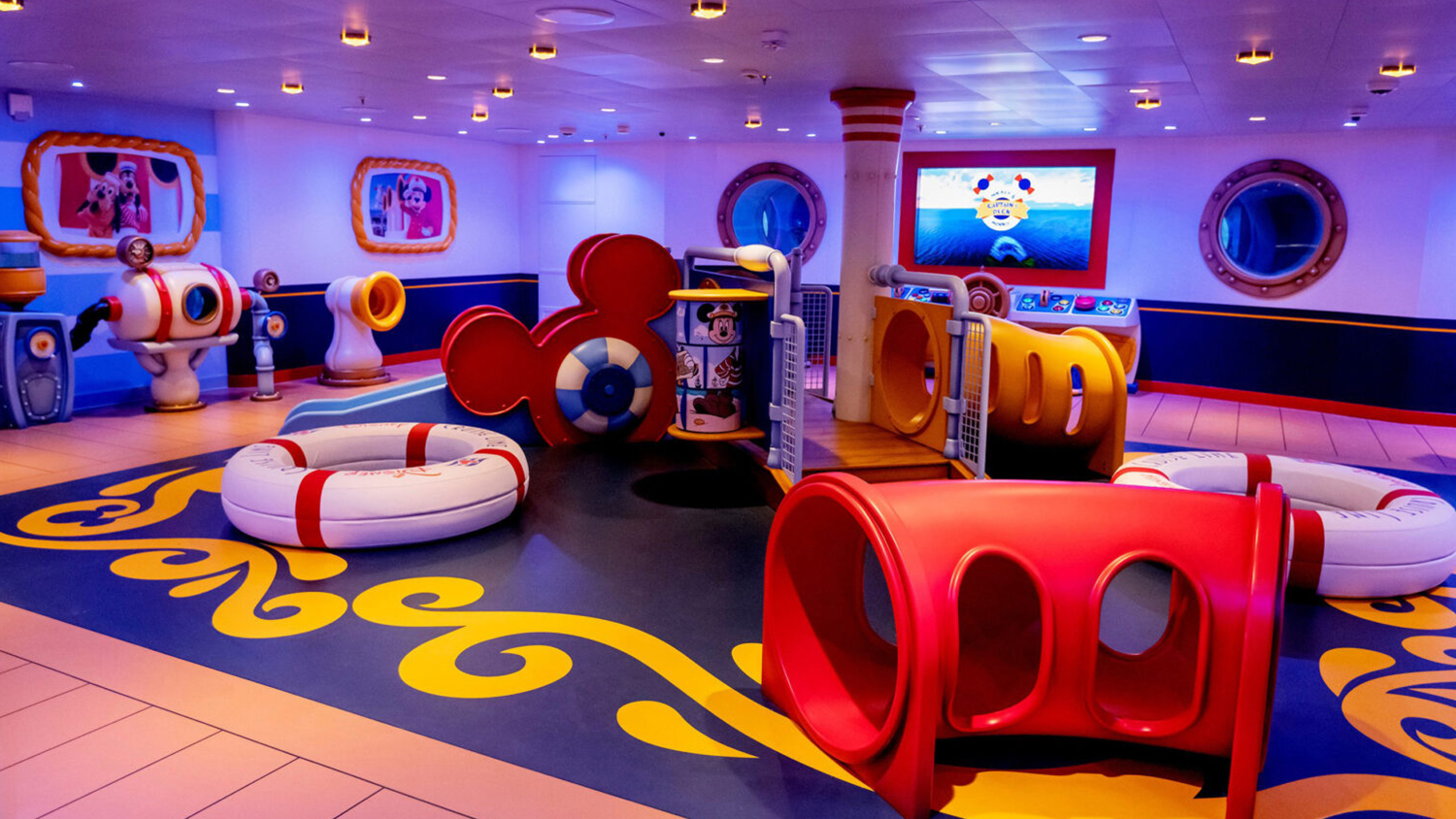 Image of the Mickey & Minnie Captain’s Deck play area.