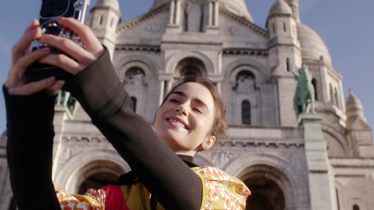 Emily takes a selfie at the Sacré-Cœur Basilica. (Photo: Netflix)