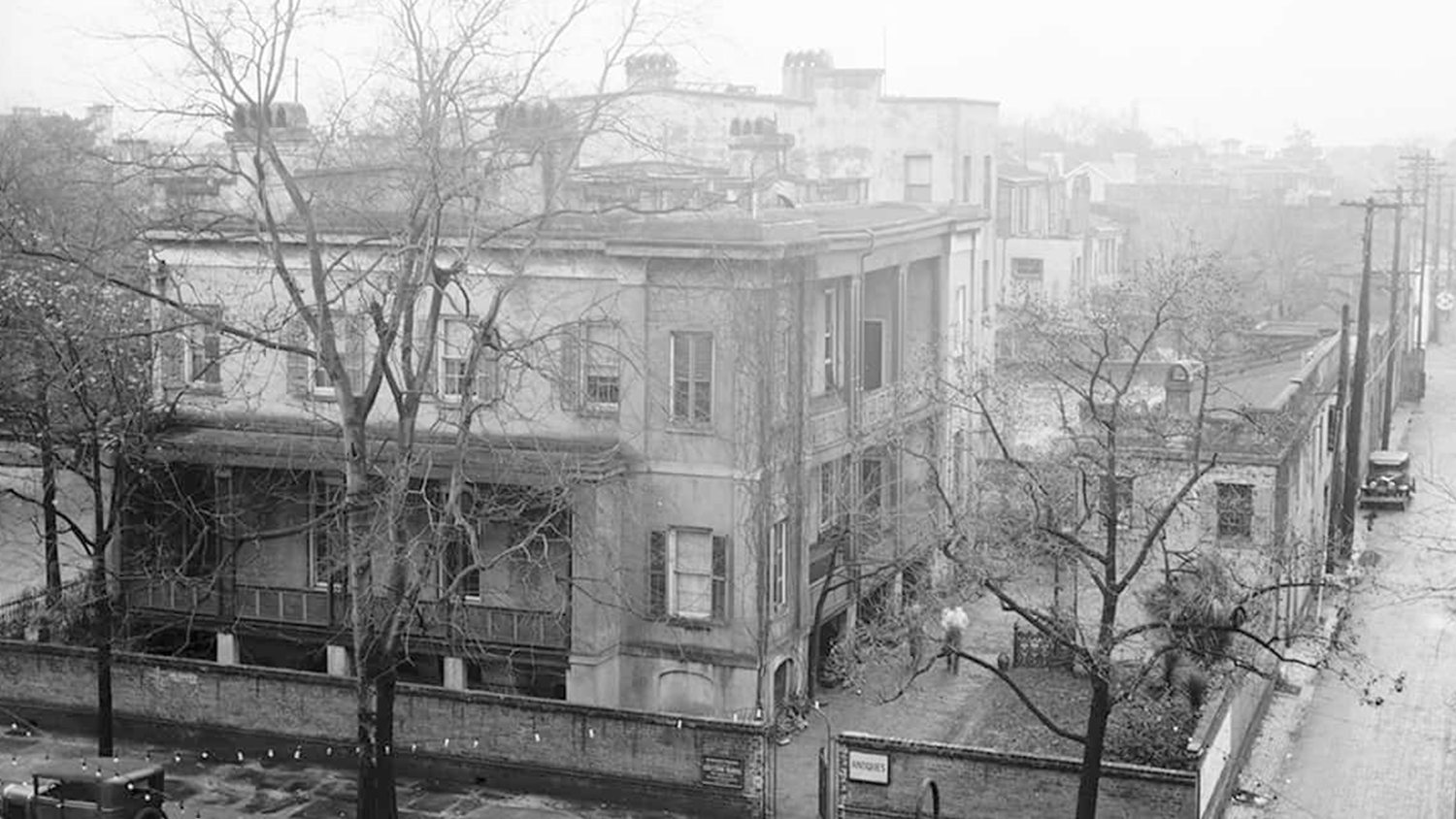 Old Photography of the LaLaurie Mansion. (Photo: Library of Congress)