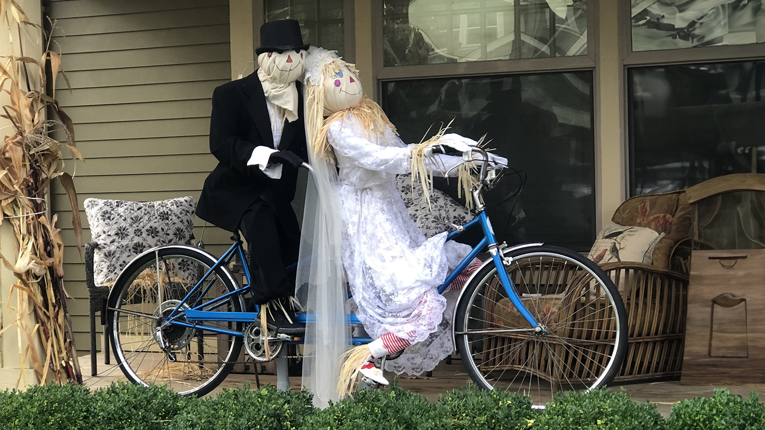 Scarecrows Display near the Historic City Hall Building. (Photo: Milwaukie Arts Committee)