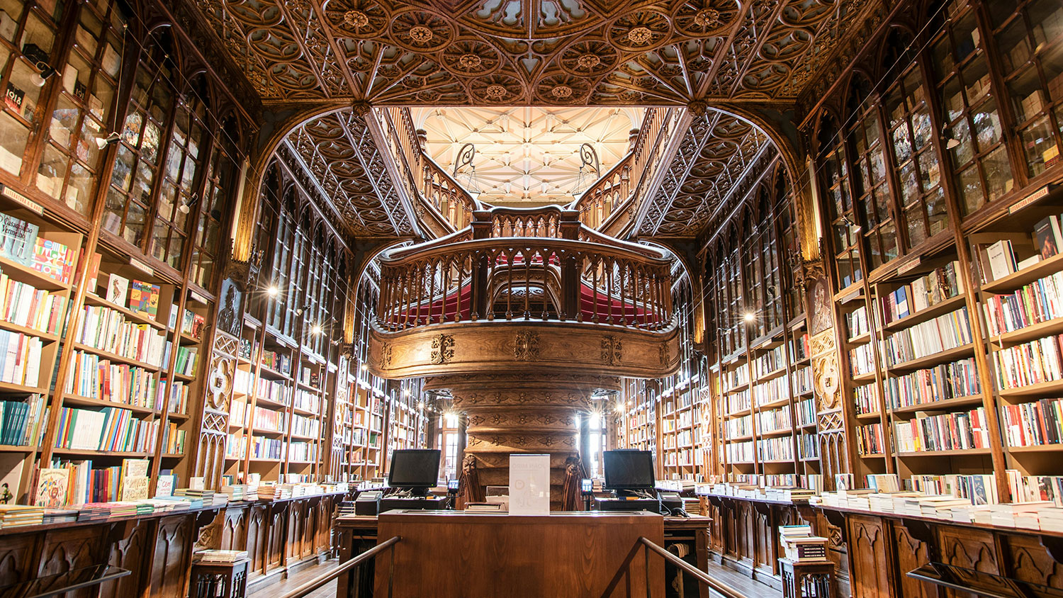 Livraria Lello Bookstore.