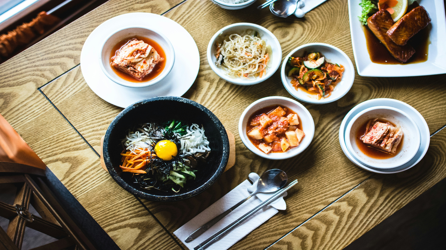 Korean bibimbap and banchan. 