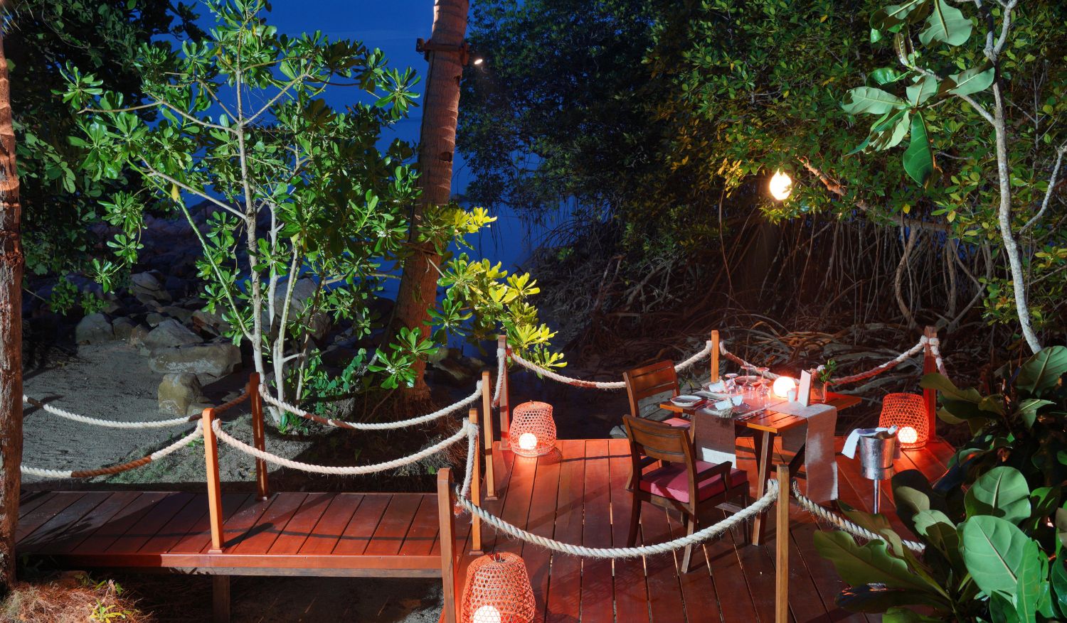 The Residence Bintan: Dining By The Mangroves.
